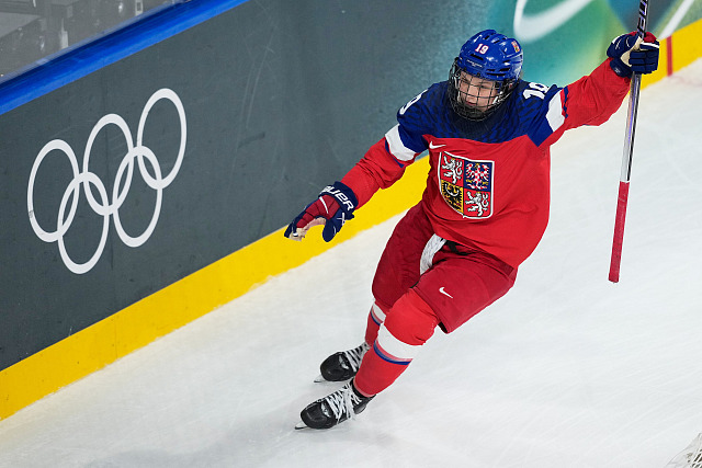 Natálie Mlýnková slaví druhý gól zápasu (8. února 2026)