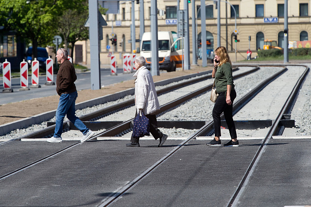 Firmy dokončují rekonstrukci tramvajových kolejí v Přemyslově ulici a na...