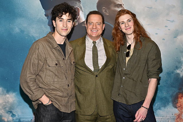 Brendan Fraser a jeho synové Holden a Leland v New Yorku na premiéře filmu...
