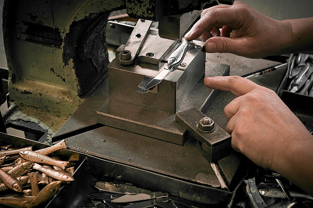 Ačkoliv moderní technologie jako CNC stroje a lasery zvýšily efektivitu výroby...