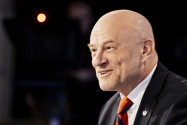 Hostem pořadu Rozstřel je Filip Dvořák, viceprezident Hospodářské komory ČR....