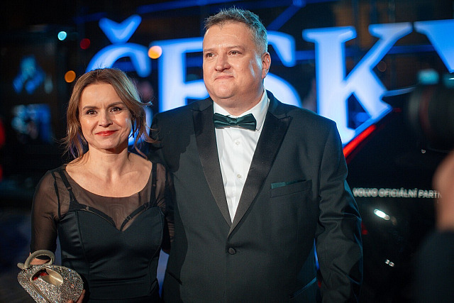 Halka Jeřábek Třešňáková s manželem Tomášem Jeřábkem na předávání Českých lvů...
