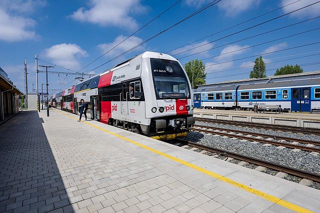 České dráhy instalují do vlaků CityElefant zabezpečovací systém ETCS. (16....