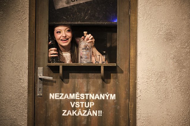 Komedii Mucha, Mucha, Mucha na objednávku pro brněnské Národní divadlo napsal...