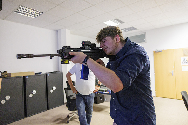 V sídle společnosti VR Group prožijí trénující díky nejmodernějším technologiím...