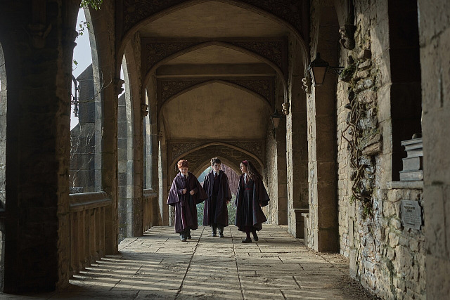 Alastair Stout, Dominic McLaughlin a Arabella Stanton v seriálu Harry Potter a...