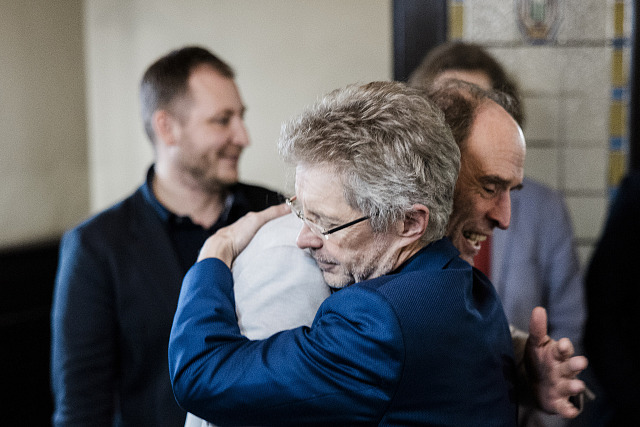Zdeněk Papoušek uspěl v doplňovacích senátních volbách v Brně. Mezi gratulanty...