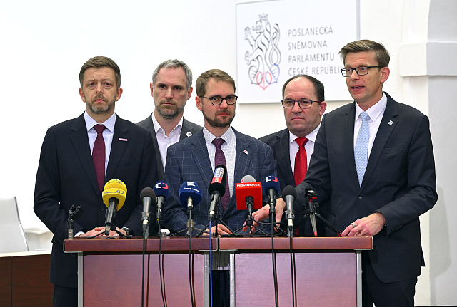 Předsedové opozičních stran zleva Marek Výborný (KDU-ČSL), Vít Rakušan (SPOLU),...