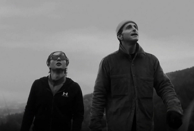 Cameron Douglas (vpravo) a Edouard Philipponnat září ve znělce Sportfilm...