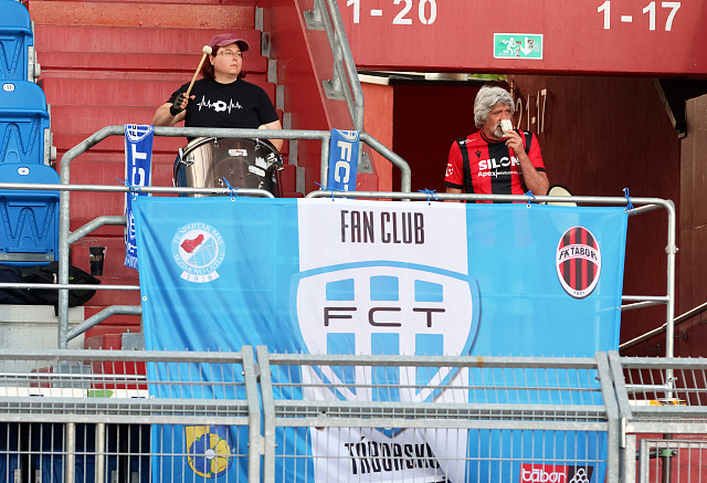 Na ostravském stadionu v sekotoru pro hosty bylo devět příznivců Táborska.