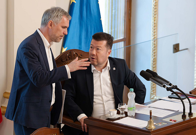 Mimořádná schůze Sněmovny k možnému střetu zájmů premiéra Andreje Babiše. Na...