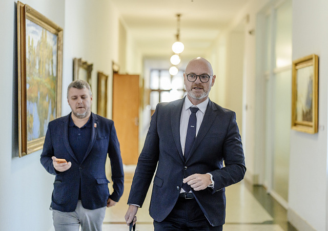 Zasedání vlády. Na snímku ministr školství Robert Plaga (ANO). (12. října 2026)