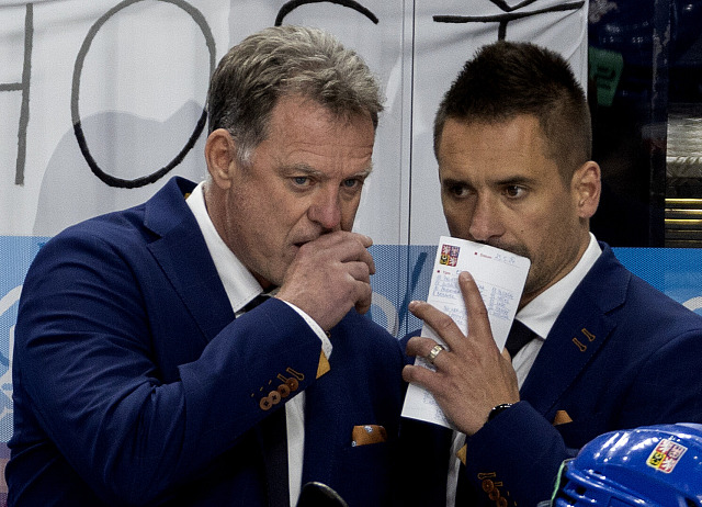 Čtvrtfinále MS v hokeji USA - Česko. Na snímku hlavní trenér Radim Rulík a...