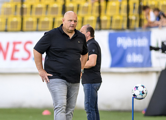 Trenér Jaroslav Veselý z Bohemians během zápasu s Teplicemi