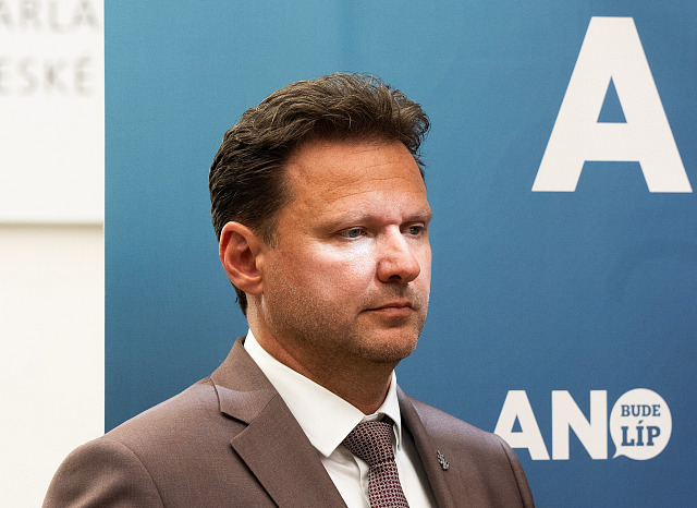 Tisková konference poslaneckého klubu hnutí ANO. Na snímku Radek Vondráček....