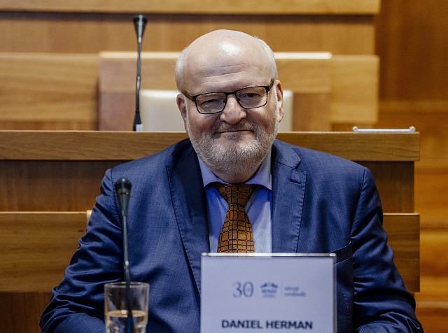 Exministr kultury Daniel Herman při veřejném projednávání kandidatur na člena...