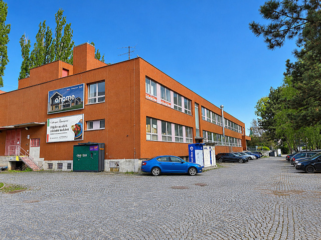 Dům Družby v části Olomouce Černá cesta vznikl v letech 1972–1974 jako...