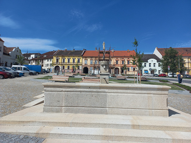 O návrat kašny na volyňské náměstí se zasloužil restaurátor Lukáš Černý. Všiml...
