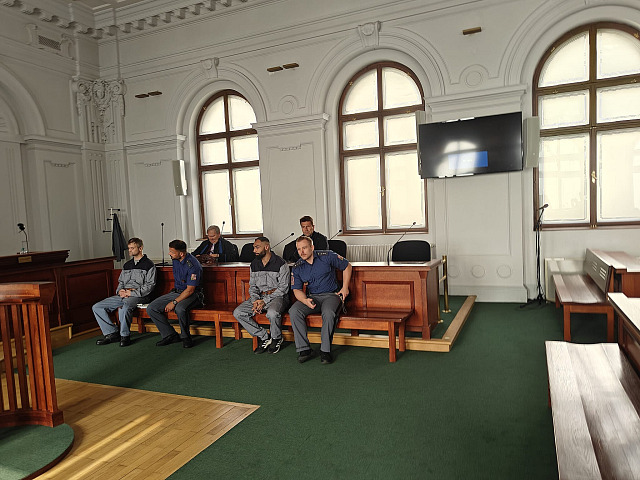 U Krajského soudu v Plzni pokračovalo hlavní líčení s Tomášem Hulešem a Davidem...