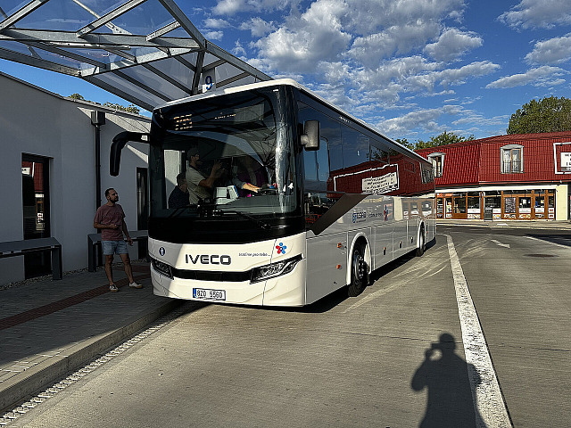 Mezi Zlínem a Trenčínem začaly jezdit pravidelné autobusové linky společnosti...