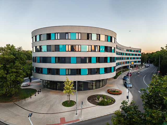 Architektonicky projekt Atrium Petřiny vznikl ve spolupráci s ateliérem Kaama.