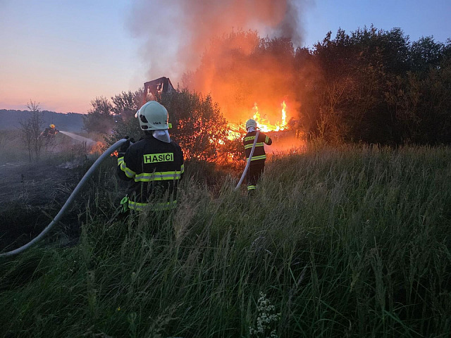 Neobvyklý noční zásah mají za sebou hasiči v obci Všeň na Turnovsku.