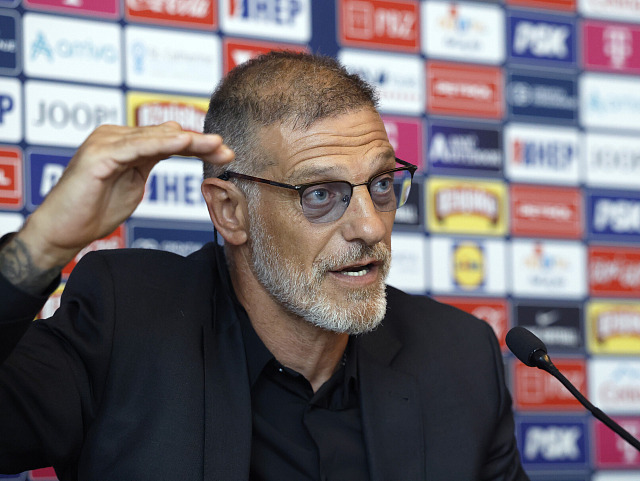 Chorvatský trenér Slaven Bilič na tiskové konferenci.