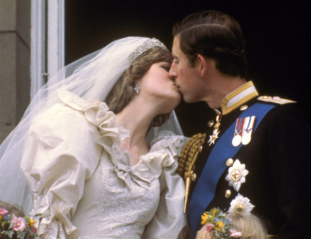 Princ Charles a princezna Diana se vzali 29. července 1981.