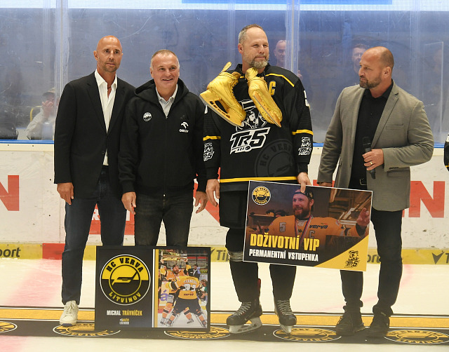 Litvínov, 13. 9. 2026, Opožděná rozlučka hokejové legendy Litvínova Michala...