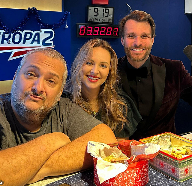 Patrik Hezucký, Katka Říhová a Leoš Mareš při vysílání Ranní show