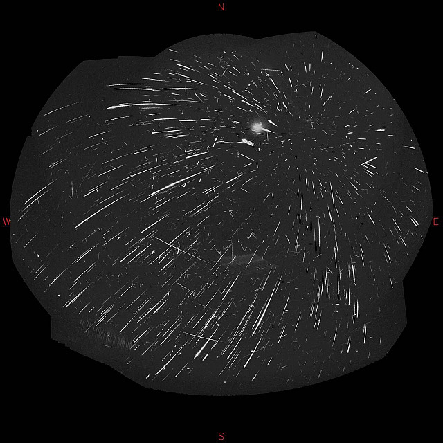 V sobotu americká NASA publikovala snímek „Mostly Perseids“ v překladu...