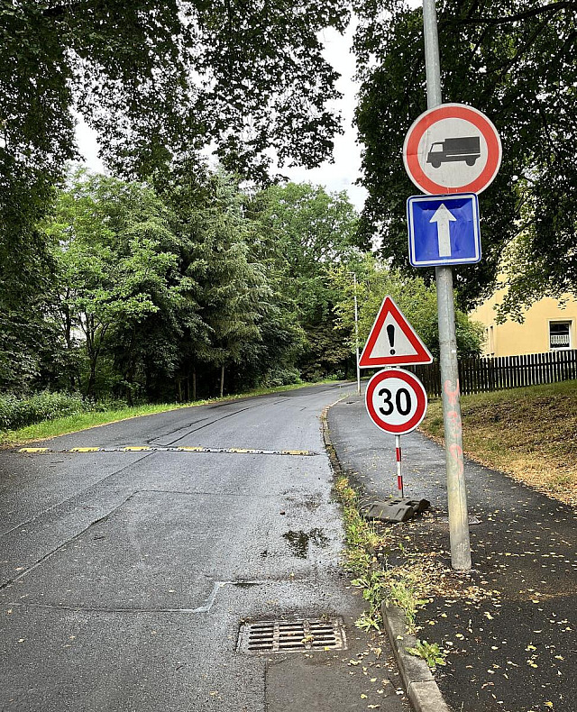 Doprava v Buchenwaldské ulici byla omezená už před začátkem oprav.
