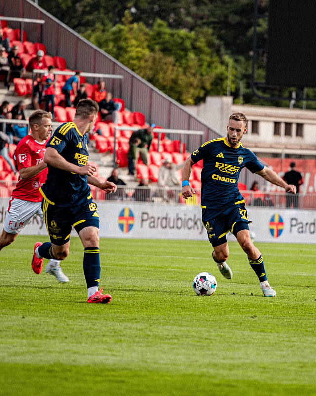 Fotbalisté Zlína prohráli v Pardubicích 0:3 a zůstávají po 11. kolech Chance...